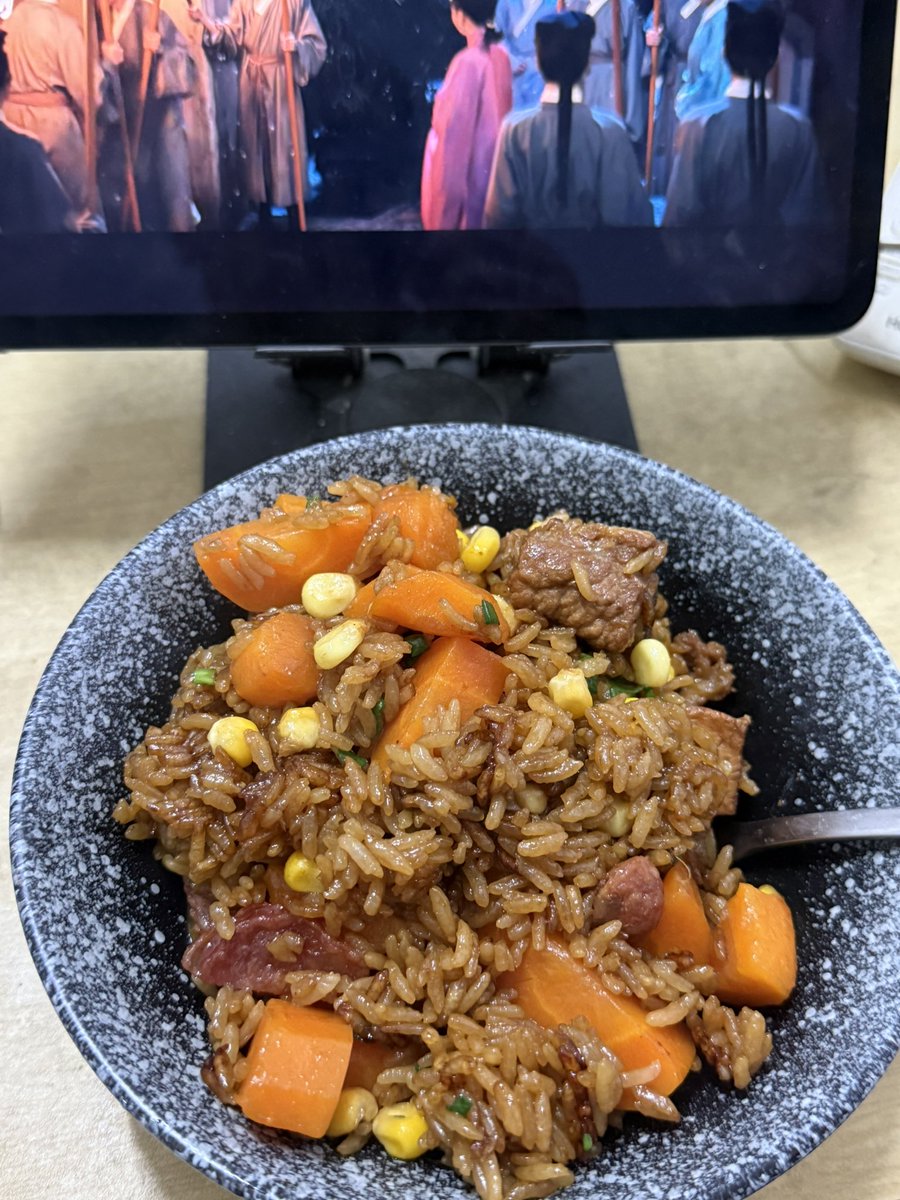 xigusansui's tweet photo. 排骨焖饭是真香啊 https://t.co/EohmaLBf78