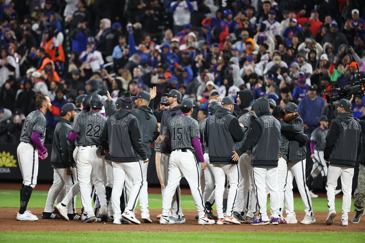 Mets's tweet image. Clutch 🔥 #MetsWin #LGM