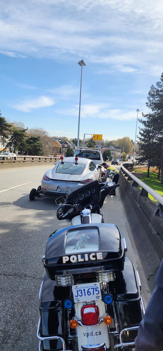 VPD Traffic Section tweet media