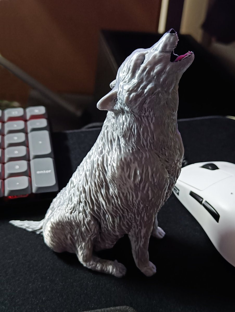 MakerViking's tweet image. I&apos;ve just uploaded a Multi-Color version of my Howling Wolf to MakerWorld. Download it for free here: makerworld.com/en/models/1669…  This is printed in various @Polymaker_3D filaments. #3dprint #3DPrinting #Wolf