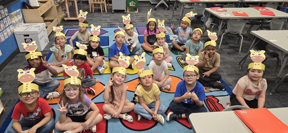 MrsRodgers250's tweet image. My little Broncos were all in as they learned about mammals this week. They got a chance to learn fun facts and "stretch" their fine motor skills as they made their giraffe hats.
@BrosnahanES @CyFairISD @PrinSilliman #MammalMoments #FunWhileLearning