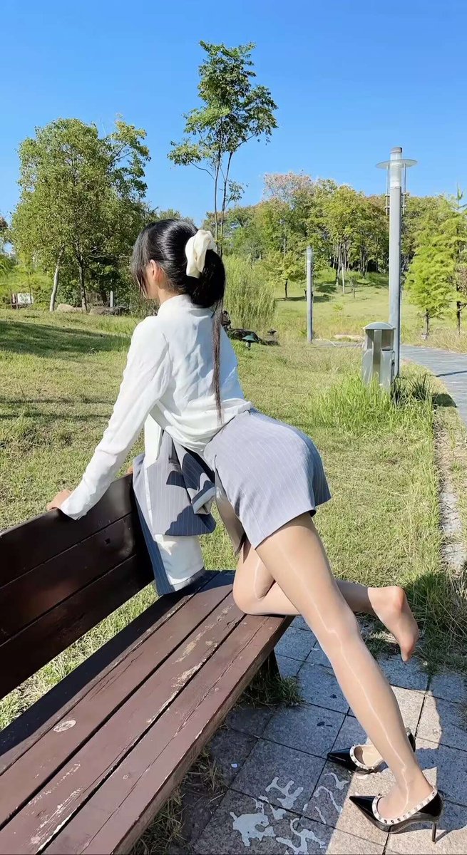 今晚找个单男一起活动，夫妻能互换的也可以，这几个晚上没时间的就不要私信了