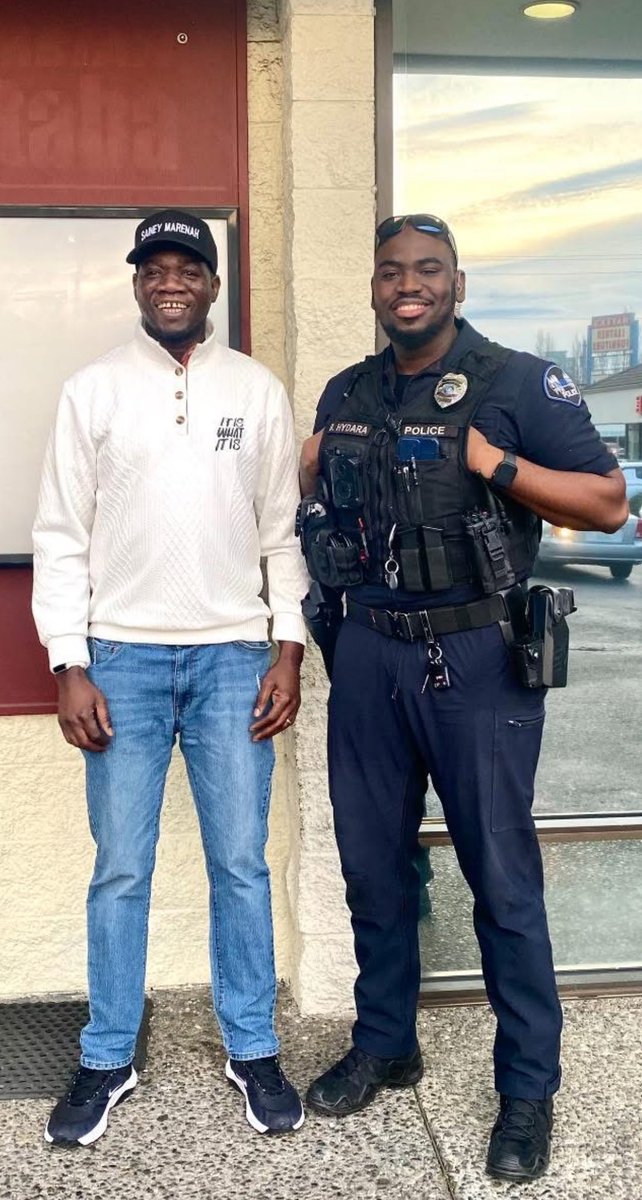 Had an amazing time meeting and chatting with Baboucarr Hydara, a Gambian living in the US who recently graduated from the police academy! After completing his training, he's now serving as a police officer in Lynnwood, Washington. It's inspiring to see one of the few Gambian