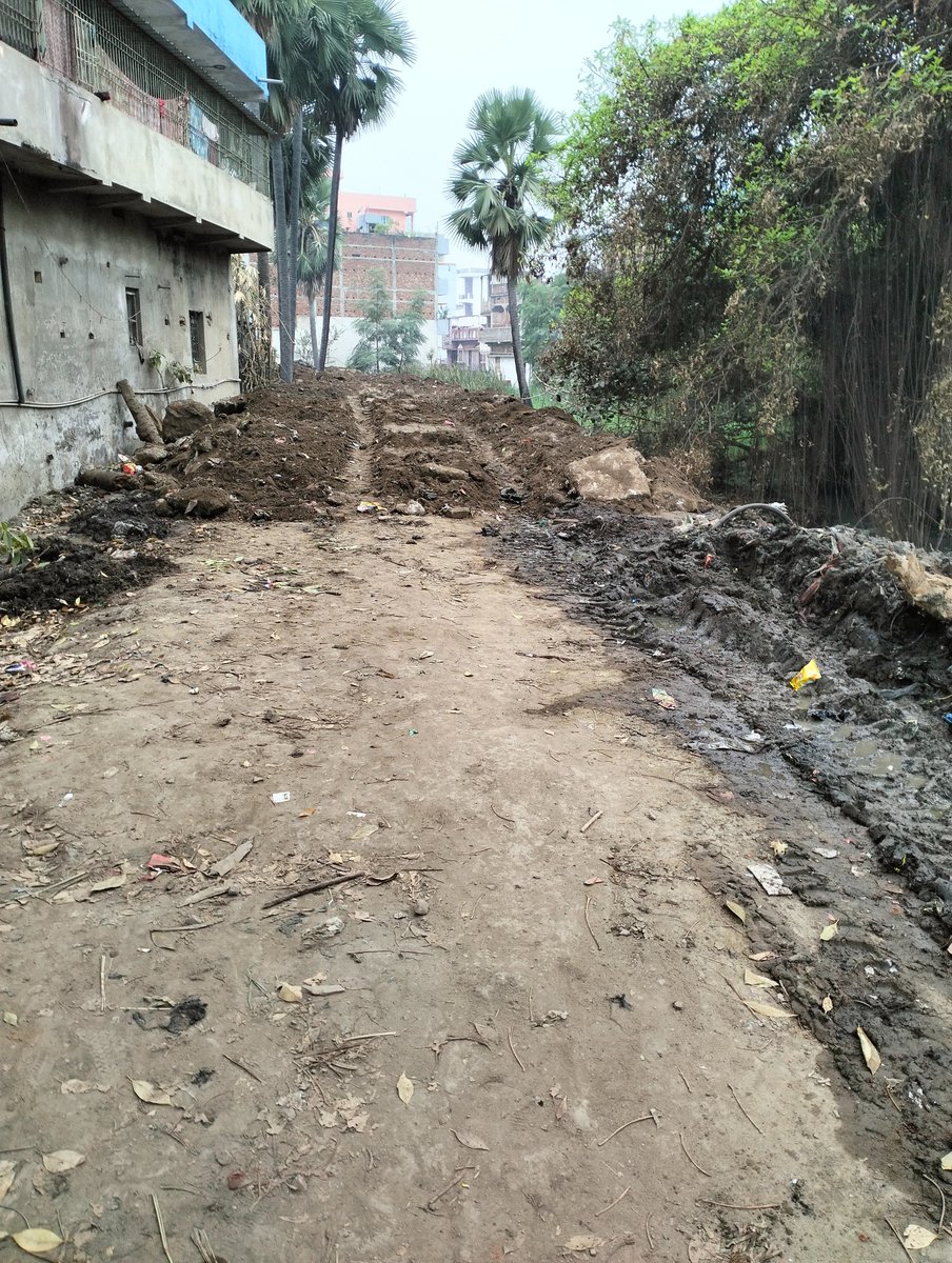 iashishgoyal16's tweet image. Etwari Bazar Nala Road kab banega Sir @deepakmishraIAS . Why don&apos;t you do some constructive work and be little accountable to your responsibility. What are you doing for illegal encroachment of Nala Road ?

@kumravi_ias 

#BiharsharifSmartCity