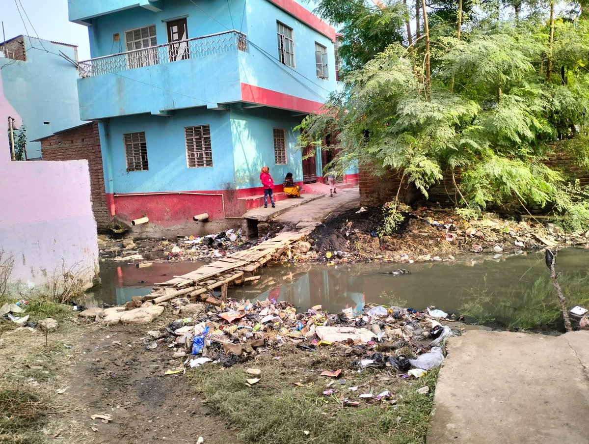 iashishgoyal16's tweet image. Etwari Bazar Nala Road kab banega Sir @deepakmishraIAS . Why don&apos;t you do some constructive work and be little accountable to your responsibility. What are you doing for illegal encroachment of Nala Road ?

@kumravi_ias 

#BiharsharifSmartCity