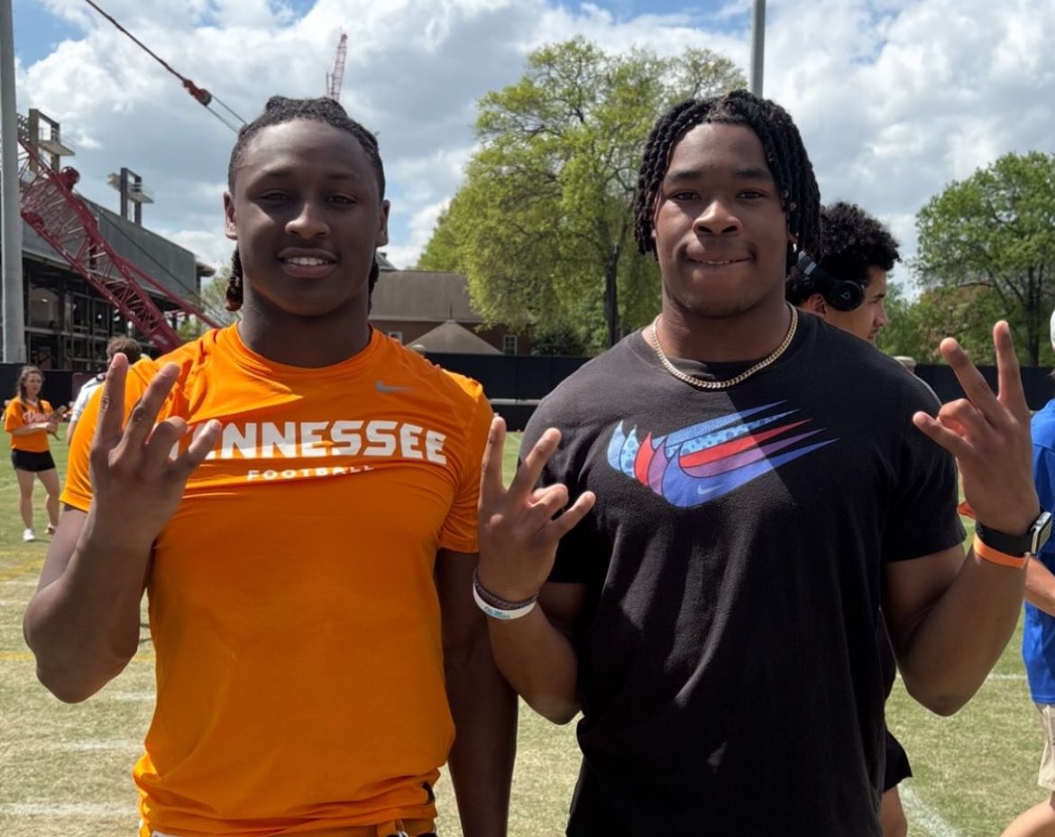Blue-chip 2026 safety Craig Tutt reunites with former Oakland teammate Daune Morris on his #Vols visit 🔥🔥🔥