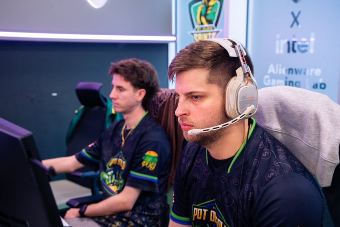 Pot of Gold💰 (@potofgoldgg) on Twitter photo That concludes our playtime at LAN! We place Top 8, couldn't be more proud of the guys.
GGs!! <a href="/o7xEsports/">o7 Esports</a> and all of the other teams that we played today!
💰@balthytzar
💰<a href="/TM_7__/">TM7</a>
💰<a href="/Malov__/">Malov</a>
💰<a href="/ZaarinCOD/">Zarin</a>
<a href="/SaintsGamingCA/">St. Clair Saints</a> <a href="/TorontoXP/">TorontoXP</a> <a href="/TPCircuit/">The Premier Circuit</a>
#HideThePot⚱️ That concludes our playtime at LAN! We place Top 8, couldn't be more proud of the guys.
GGs!! <a href="/o7xEsports/">o7 Esports</a> and all of the other teams that we played today!
💰@balthytzar
💰<a href="/TM_7__/">TM7</a>
💰<a href="/Malov__/">Malov</a>
💰<a href="/ZaarinCOD/">Zarin</a>
<a href="/SaintsGamingCA/">St. Clair Saints</a> <a href="/TorontoXP/">TorontoXP</a> <a href="/TPCircuit/">The Premier Circuit</a>
#HideThePot⚱️