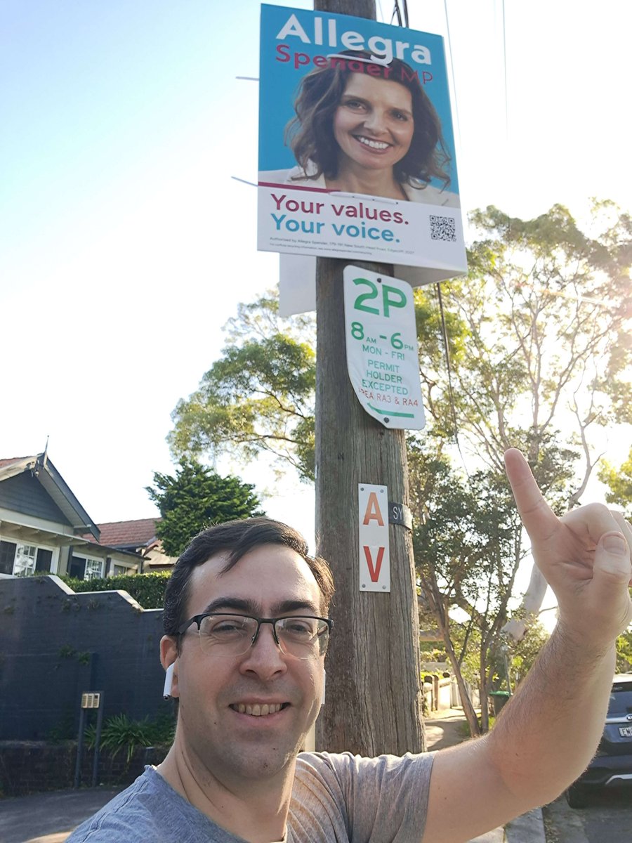 At the mobile campaign office in Wentworth this morning. Allegra Spender clearly has big support here, her platform of climate action and government integrity is enough for me to encourage locals to vote for her. Go Allegra! #ausvotes 

Authorised by K Hunt, FUSION, Mansfield