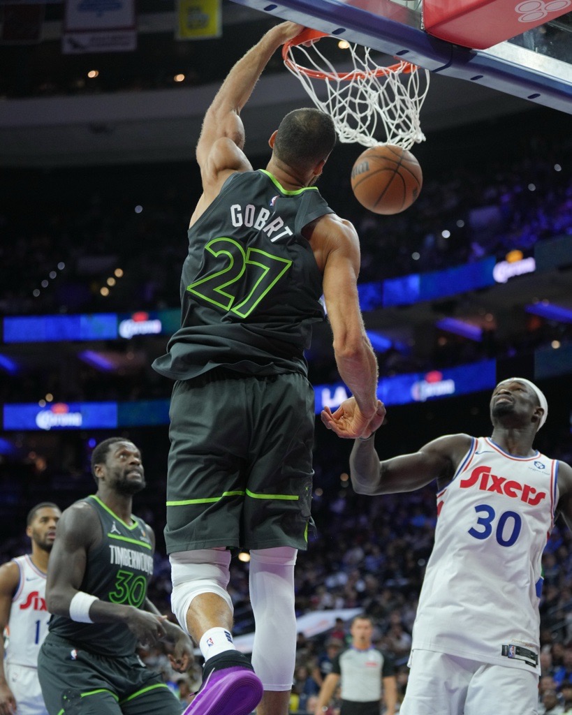 With 23 points on 10-11 shooting and a game-high 19 rebounds in tonight's win over the 76ers, <a href="/rudygobert27/">Rudy Gobert</a>  joins Wilt Chamberlain (3x; MR: Feb. 19 and Feb. 24, 1967) as the only players in the <a href="/NBA/">NBA</a> history to have consecutive games with 20+points on 90%+ FG% and 15+ rebounds.