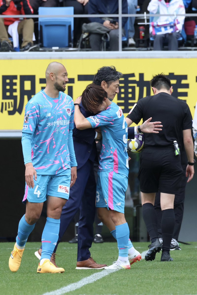 bz_178tak257's tweet image. 古巣対戦となった西矢選手
どこのチームよりも負けたくない、勝ちたい試合だったと思います
ユニやタオルを持った藤枝サポさん多かったなぁ
ありがとうございました

#西矢健人　
#サガン鳥栖
#藤枝MYFC