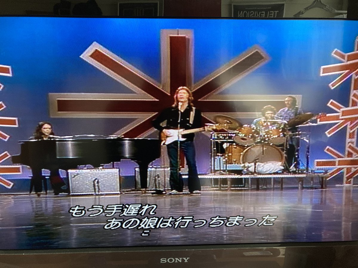 wawazeeeee's tweet photo. お昼ご飯食べながら先日買った「The Johnny Cash Show」のDVDを見る。
そう言えばクラプトン来日ですね。私はやっぱDominos のクラプトンが好きです。
最後、最後と言いながら本当に今回が最後かな。
#ErickClapton https://t.co/5m8k47KRxv
