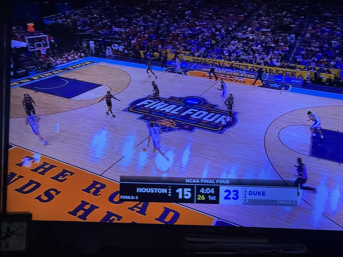 El mejor básquet para sábado a la noche!  Disfrutando además de Cooper Flagg próximo #1 del <a href="/NBADraft/">NBA Draft</a> en caso de anotarse <a href="/NCAA/">NCAA</a> <a href="/MarchMadnessWBB/">NCAA March Madness</a> #finalfour2025 <a href="/UtahJazzEspanol/">Los Utah Jazz</a>