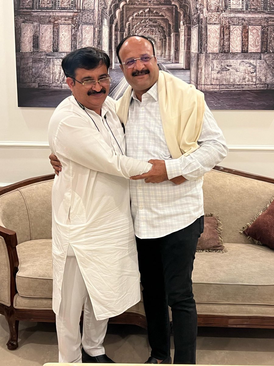 Meenu Beniwal (@captjasvinder) on Twitter photo भाजपा प्रदेश सचिव,वीर चक्र ,हमारे भाई कैप्टन भूपिंदर जी से आत्मीय भेंट हुई। उन्होंने हरियाणा ओलंपिक एसोसिएशन के अध्यक्ष के रूप में निर्विरोध चुने जाने पर बधाई व शुभकामनाएं दी जिसके लिए मैं उनका आभारी हूं।
<a href="/CaptBhupinder29/">Capt Bhupinder, Vir Chakra</a> भाजपा प्रदेश सचिव,वीर चक्र ,हमारे भाई कैप्टन भूपिंदर जी से आत्मीय भेंट हुई। उन्होंने हरियाणा ओलंपिक एसोसिएशन के अध्यक्ष के रूप में निर्विरोध चुने जाने पर बधाई व शुभकामनाएं दी जिसके लिए मैं उनका आभारी हूं।
<a href="/CaptBhupinder29/">Capt Bhupinder, Vir Chakra</a>