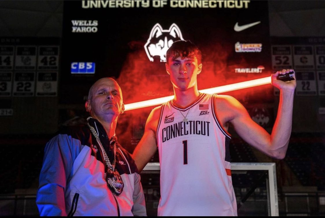 aburks41's tweet photo. HAHAHAHAHAHHAHAHAHA COULD HAVE WON A NATTY BUT YOU CHOSE TO PLAY FOR SCHEYER U BUM https://t.co/h69bXfqi7P