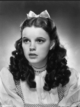 This isn’t new.
In the 1930s, Judy Garland was put on pills, a starvation diet, and relentless filming demands during The Wizard of Oz.
She was 16.
We called it Hollywood magic.
She called it survival.

It wasn’t a studio lot.
It was a trauma site.

Tags:
#ProtectChildActors
