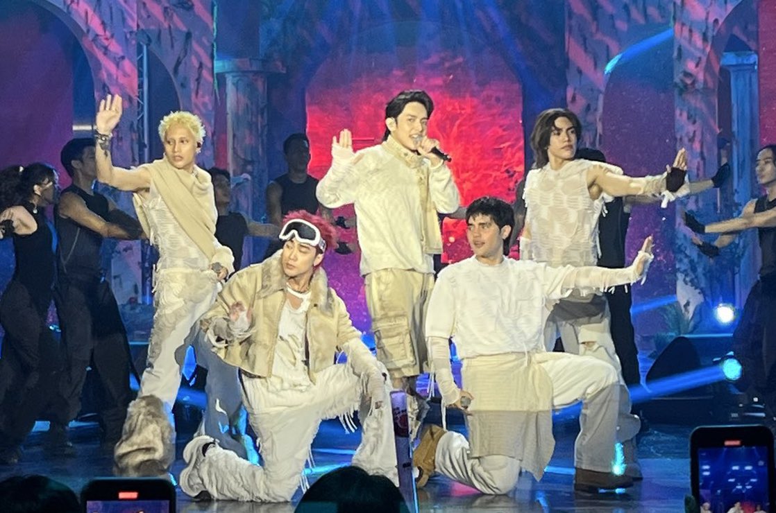 Hera080816's tweet photo. Ang ganda ganda ng styling!!! 

ASAP DAMination
@SB19Official #SB19
#SB19DAMonASAP https://t.co/ou7GrifZEx