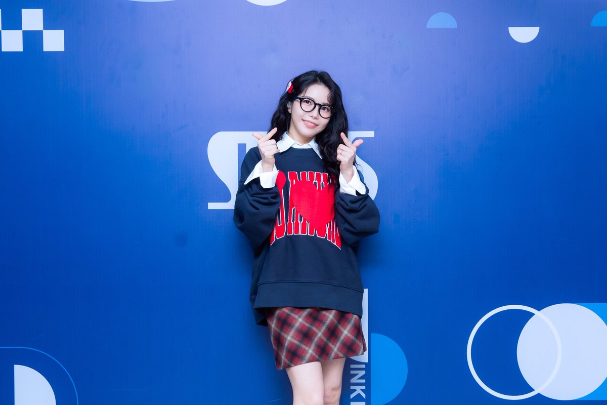 Gn0uLRoawAAjtWW?format=jpg&name=medium