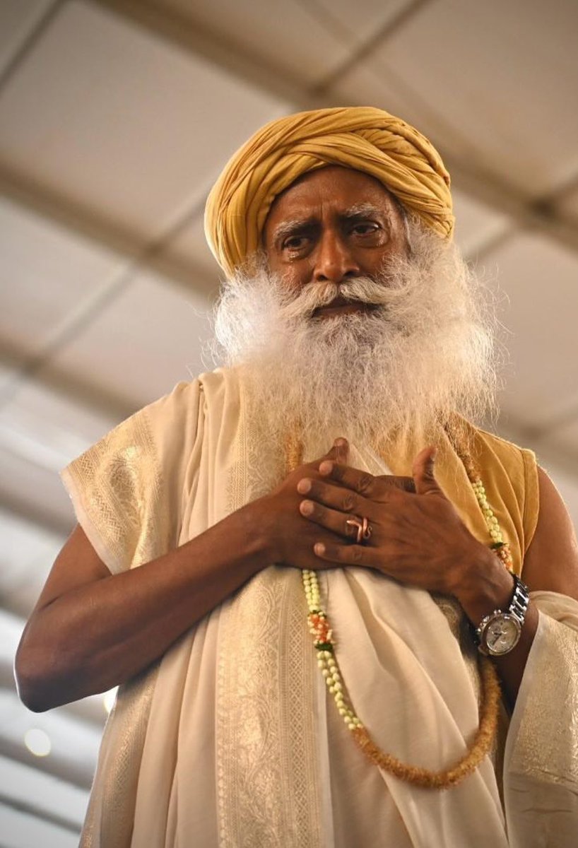 CSNaveenM's tweet image. During this #EOE program I have seen @SadhguruJV with so much of compassion and Love. He just entered the event and start shedding his tears. It was an overwhelming experience for me.  For this Love and compassion happens to us, we just hv to keep our nonsense aside. Namaskaram