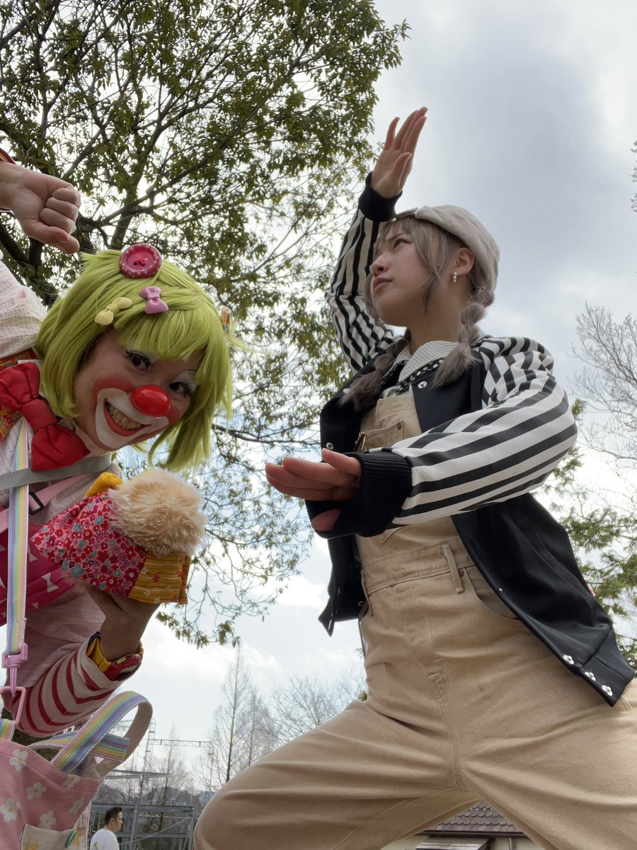 今日も元気なコメディエンヌ、もえりーぬちゃんと大騒ぎ❣️
もえりーぬちゃんは、わたあめ。とらむね。の服に興味津々な模様🤭

オマツリピクニックinブルーメの丘さま