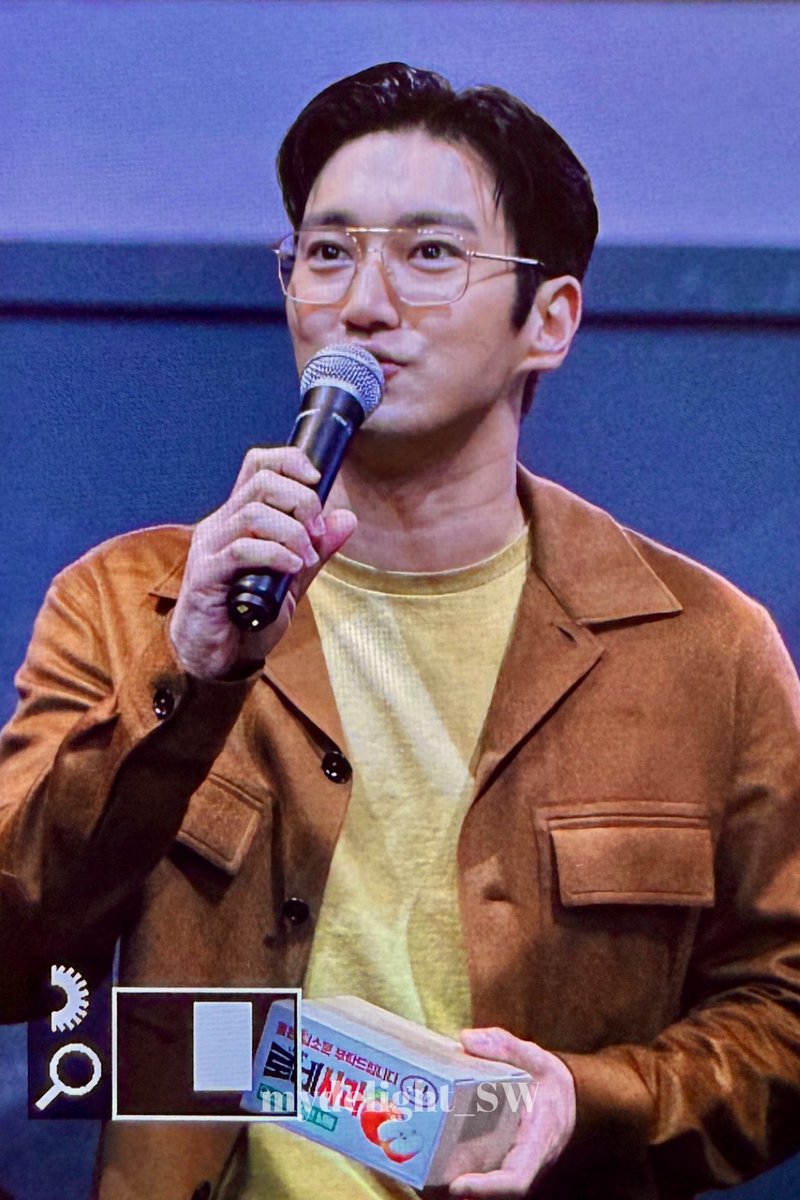 250406 로비 무대인사 

잘생겼다고 407만번째 얘기하는 중（◞‿◟）

#시원 #최시원 #SIWON #崔始源 #シウォン 
#슈퍼주니어 #SUPERJUNIOR