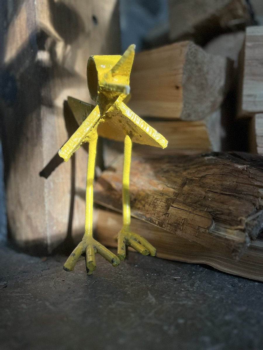 My wee George Wyllie Yellow Burd is a ray of sunshine at first light.
<a href="/ForTheBurds/">GeorgeWyllie, 1921-2012</a>