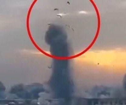 Zuhra (@maths785) on Twitter photo یا اللہ تو ہمارا گواہ ہے کہ ہم تیرے غزہ کے غدار نہیں۔ جب تیرے غزہ کے لوگ حشر کے دن مقدمہ قائم کریں گے تو ہم ان کی طرف سے گواہی دیں گے اور لعنت کریں گے امت کے حکمرانوں پر، جرنیلوں پر اور ان تمام طاقت رکھنے والوں پر جو اس ظلم پر خاموش رہے۔ یا اللہ تو ہمارا گواہ ہے کہ ہم تیرے غزہ کے غدار نہیں۔ جب تیرے غزہ کے لوگ حشر کے دن مقدمہ قائم کریں گے تو ہم ان کی طرف سے گواہی دیں گے اور لعنت کریں گے امت کے حکمرانوں پر، جرنیلوں پر اور ان تمام طاقت رکھنے والوں پر جو اس ظلم پر خاموش رہے۔