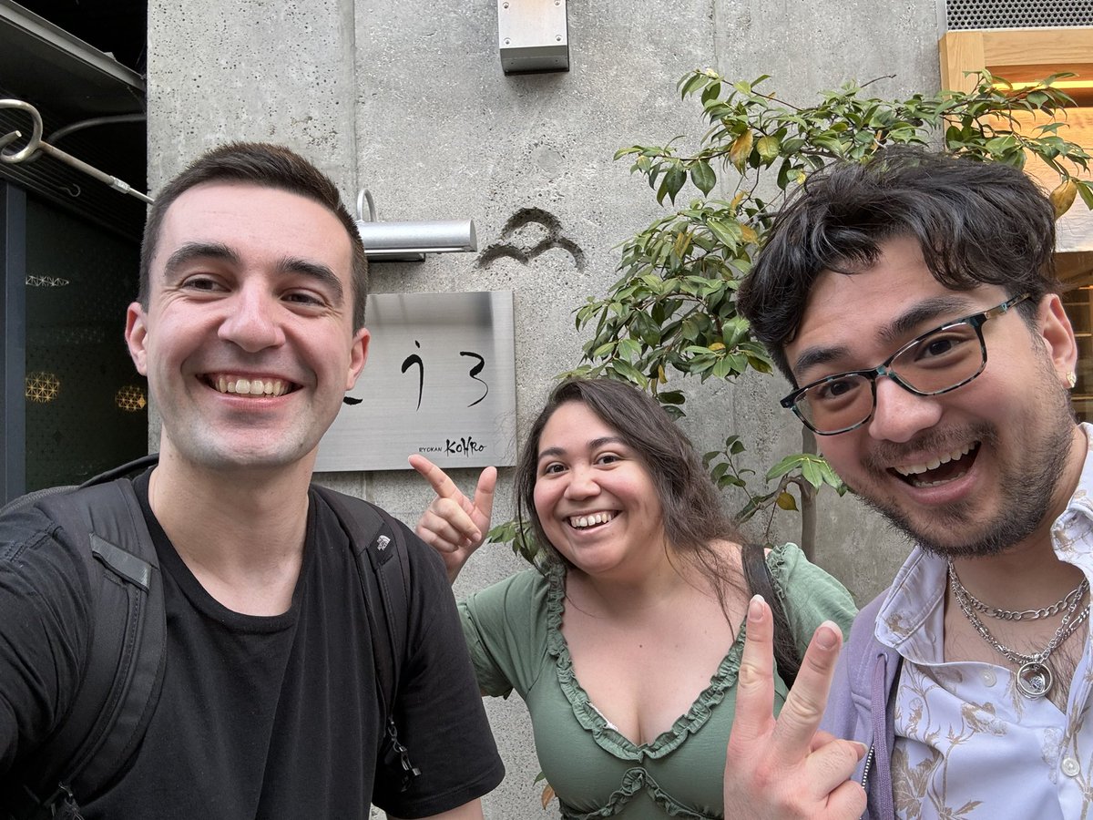 SnowstormLVG's tweet image. Yo no way is that the @_damass !?! We love Vegas!!!