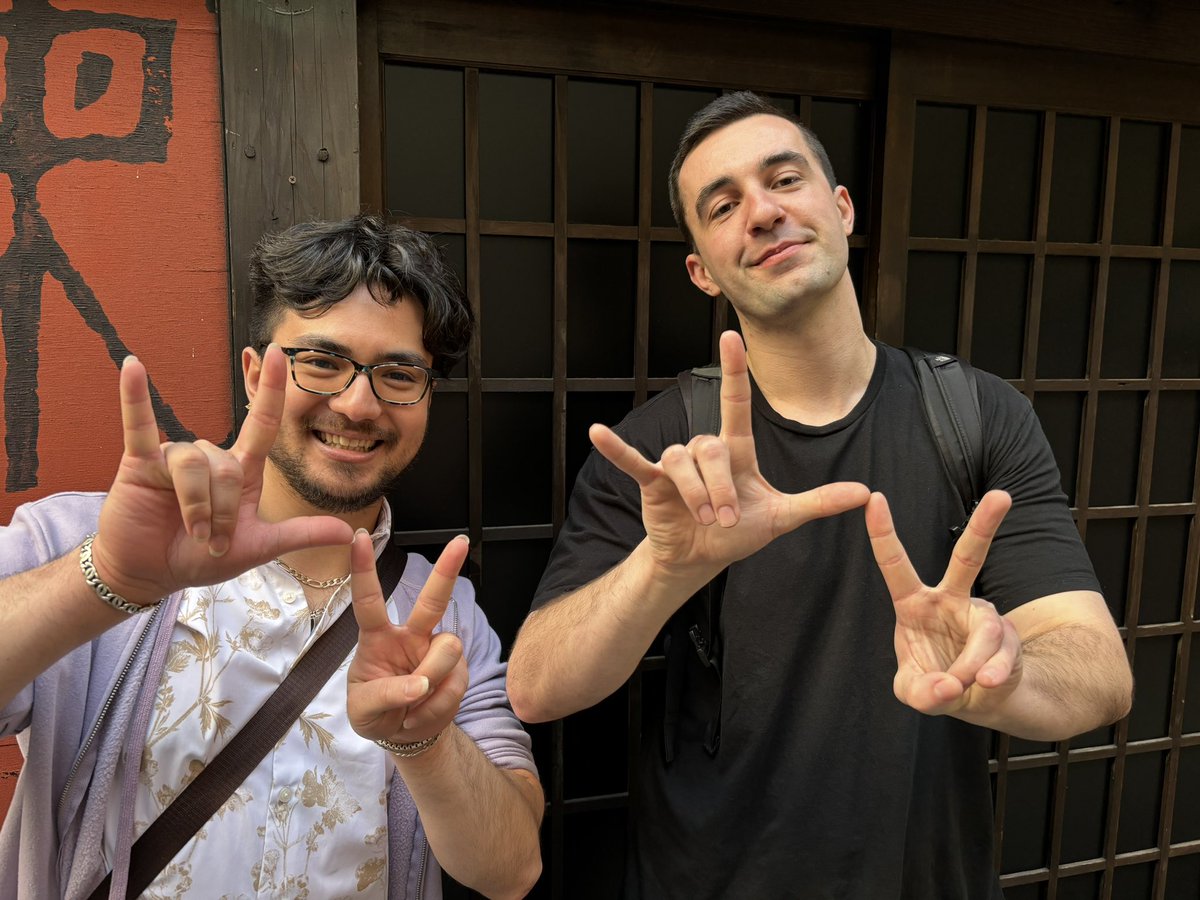 SnowstormLVG's tweet image. Yo no way is that the @_damass !?! We love Vegas!!!