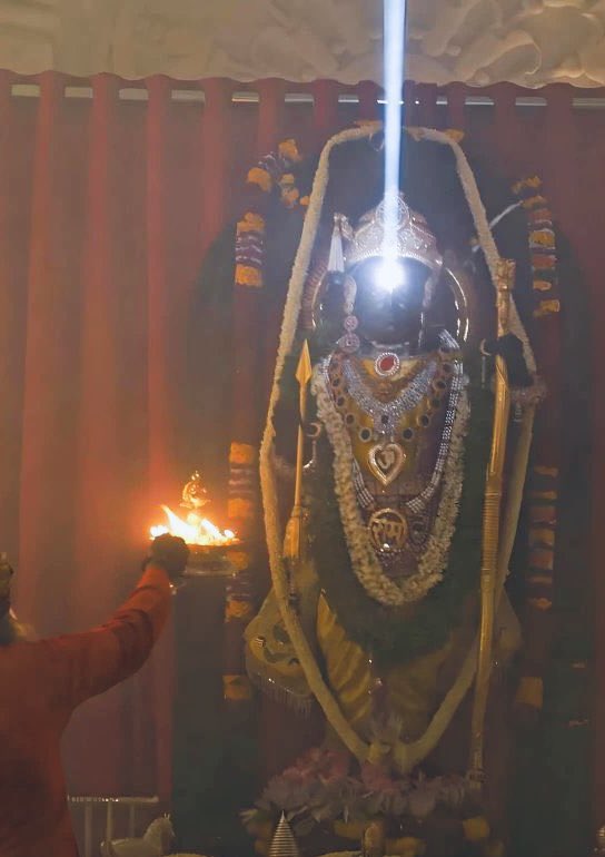प्रभु श्री रामलला विराजमान का दिव्य भव्य अलौकिक सूर्यतिलक

जय जय श्री सीताराम🚩

आप सभी को श्रीराम नवमी की हार्दिक बधाई एवं शुभकामनाएँ।