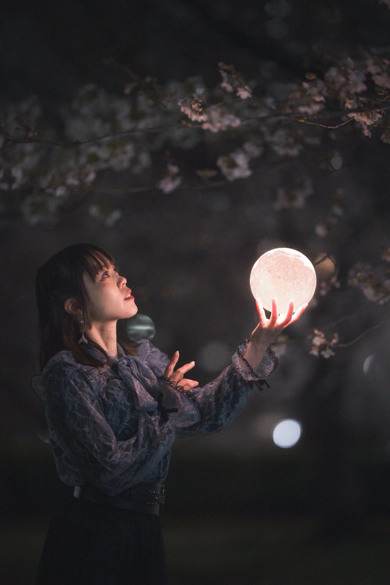 月明かりに 照らされて 静かな夜に
.
photo＊<a href="/Pflat6/">p</a>
.
#portrait
#桜