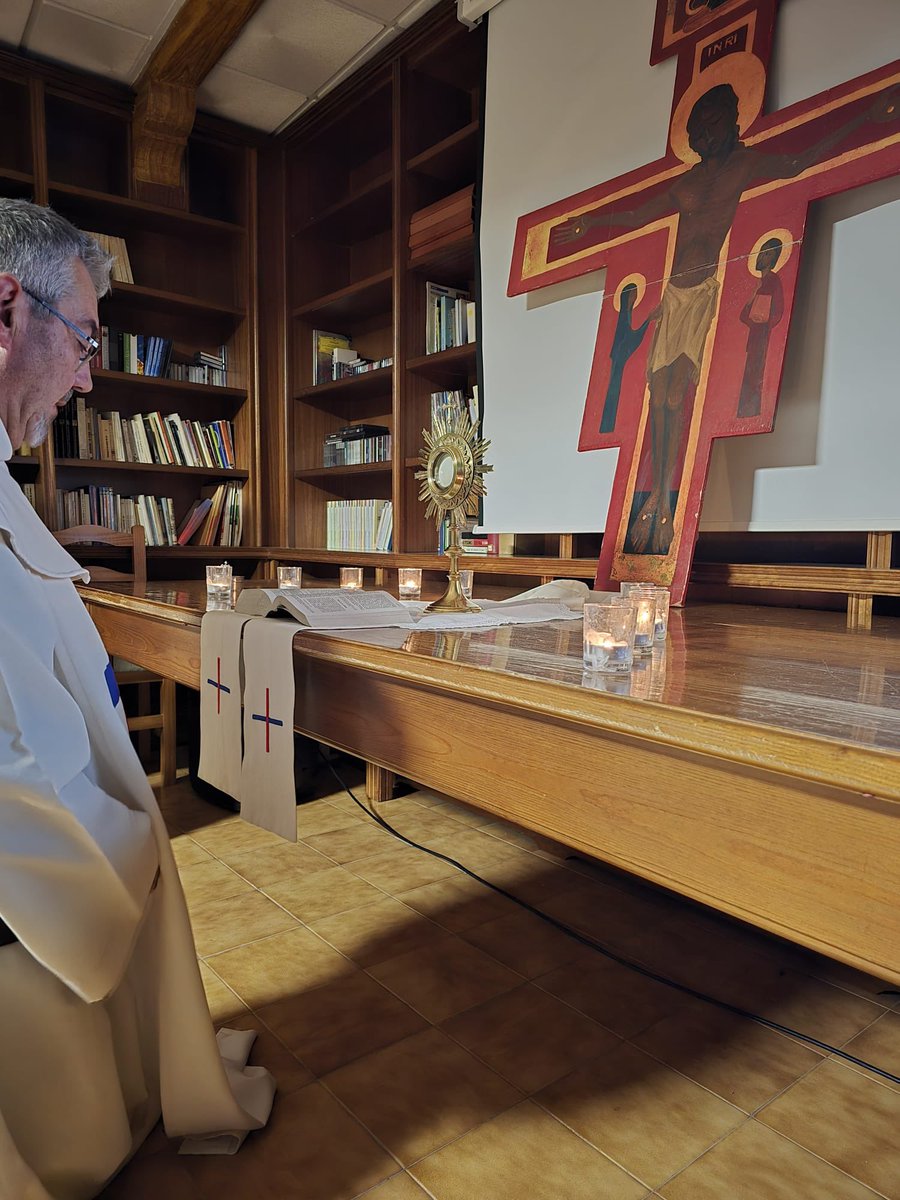 Gran fin de semana de Retiro de Cuaresma donde hemos mirado el rostro de Jesús, velado y revelado. Momentos únicos de oración, reflexión y compartir con Jesús en Familia Trinitaria dirigidos magníficamente por Manuel Cánovas. <a href="/trinitariosESP/">Trinitarios Espíritu Santo</a>