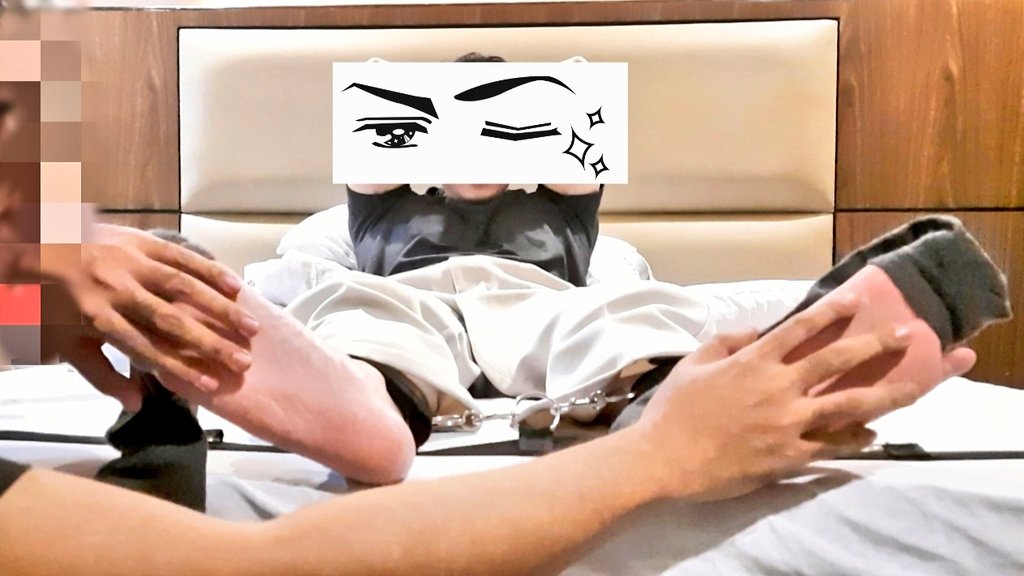 #FEETuring yesterday's session with Nerdy Chinito. Got to tie him up, tickle and worship his body. My hottest session so far. 😈😈😈

#alter #alterpinoy #alterbgc #alterqc #altermakati #altermanila #altertaguig #feet #pinoyfeet #bdsm #tickling #fetish #footfetish #tickle #bondage