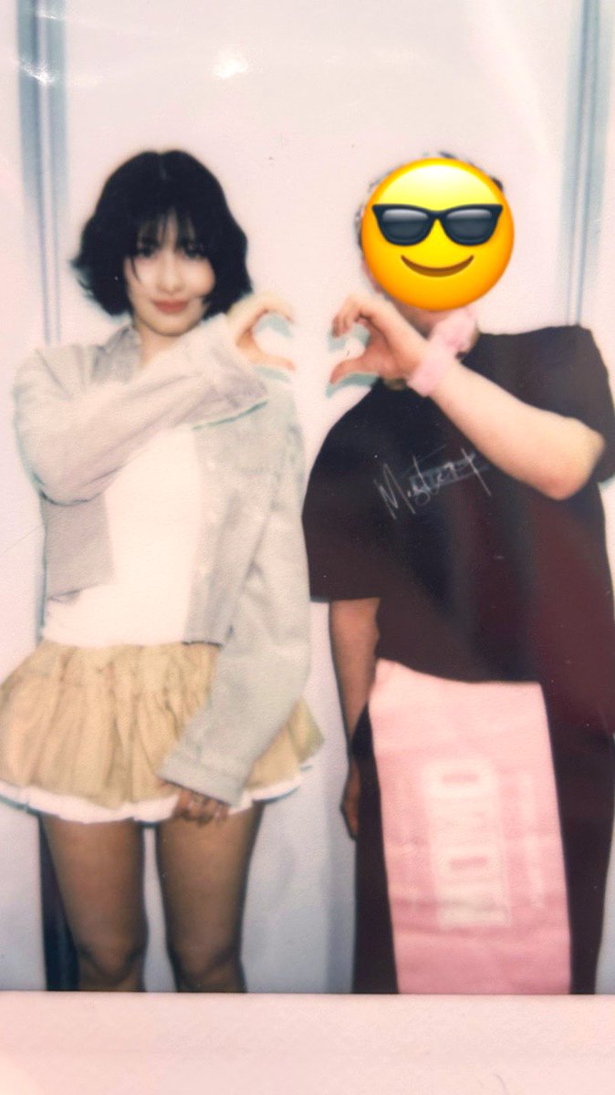 推し活始めた時、モモりんとチェキ撮れる日がくるなんて思ってもなかったよ
距離近すぎてパニックやしほんとに可愛かった〜🥰ありがとう🍑
#TWICE #MISAMO #MISAMOリリイベ 
#MOMO #MISAMOチェキ　#ミサモ
