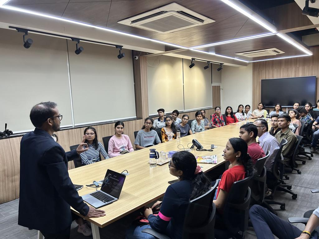 CommunityDecode's tweet image. Cybersecurity 101 was a blast!
Big thanks to @Hackers_Meetups & Akhilesh Wadsamudrakar for an insightful session on IDAM & Vulnerability Management!.
Thank you all for participating.
See you soon with more such events
#Cybersecurity #DecodeCommunity #HackersMeetup