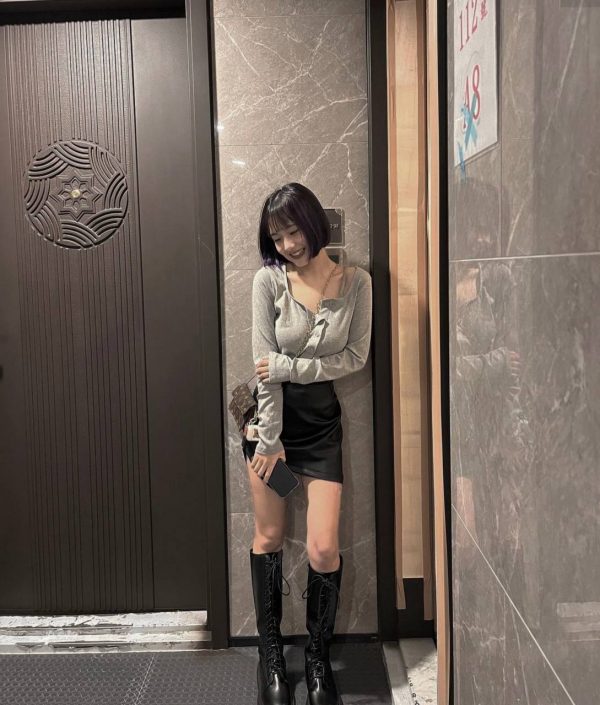 我可以擁有女王的姿態 調教你 
也可以給你溫柔的反差 伺候你 
#前提是你要先跟我說呀😂
同樣的 你也可以王者姿態 讓我軟腳 
你也可以因為緊張 很快射出 
#只要有禮貌就好❤️ https://t.co/nhdGEnR6SJ
