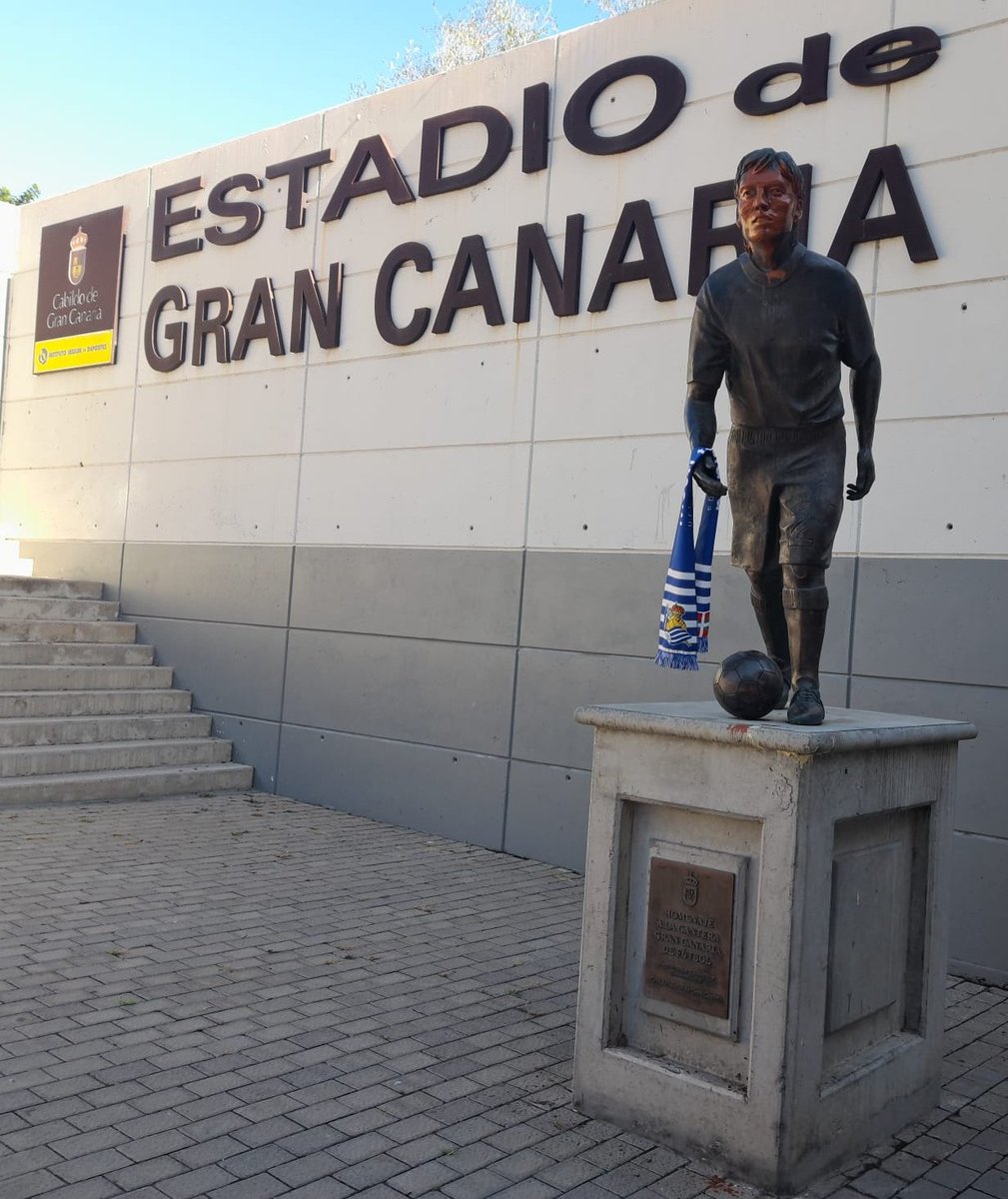 Uniendo orígenes y destinos ⛓️
Jatorriak eta helmugak batuz 🪢

#LasPalmasRealSociedad 
#AurreraReala #WeAreReal #RealSociedad