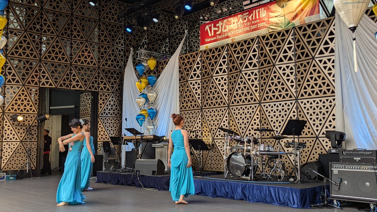 #池袋ベトフェスNCD 2日目開催中❣

4/6のVietnam Festival Next Culture Day 2025のステージ開演中！
在日ベトナム学生青年協会 (VYSA)のステージが始まりました❢

19時まで池袋西口公園グローバルリングシアターでお楽しみください☆彡

#ベトフェス