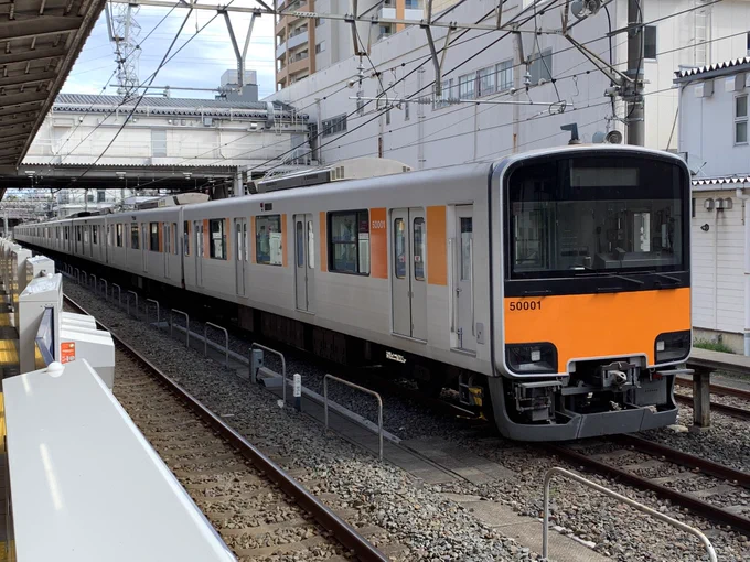 原型10000が去ったらトップナンバーが昼寝中だった 