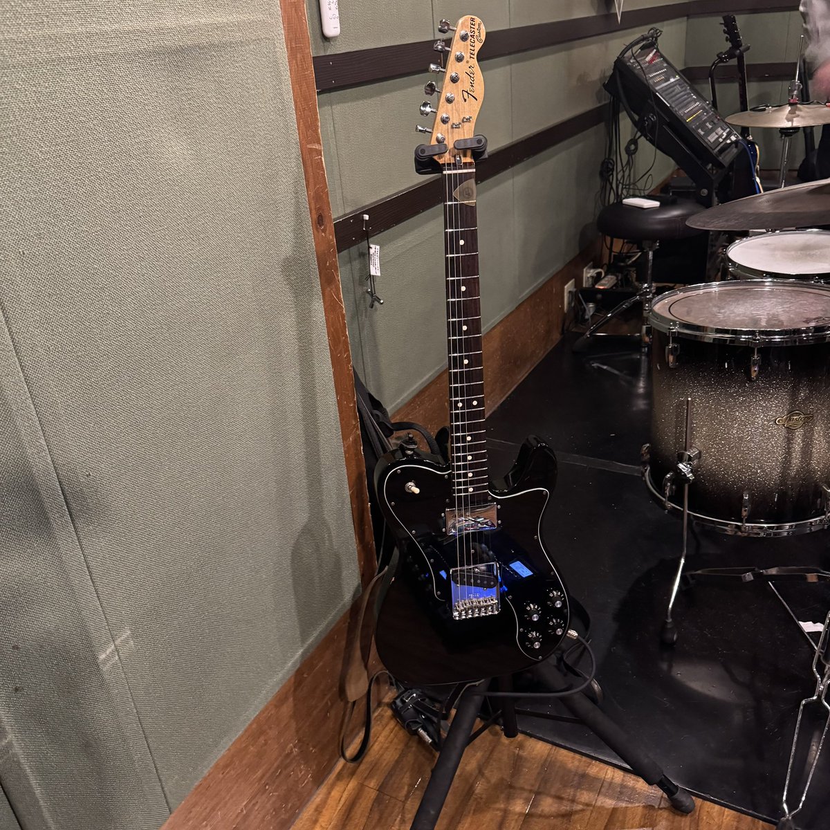 kei_style_'s tweet photo. 昨日、バンドリハでした♪
#leecustomamplifier #12au7pre #maestoso #provoost #telecastercustom #telecaster #bjfs66 #guitarcabinet #eminence #texasheat #leqtique #beryl #caeruleumlightdrive #lemonyellowcompressor #boss #zoom #ms70cdr #effectboard #voxmv50 #gt1000core #bossfs7 https://t.co/GtIXvxOvw9
