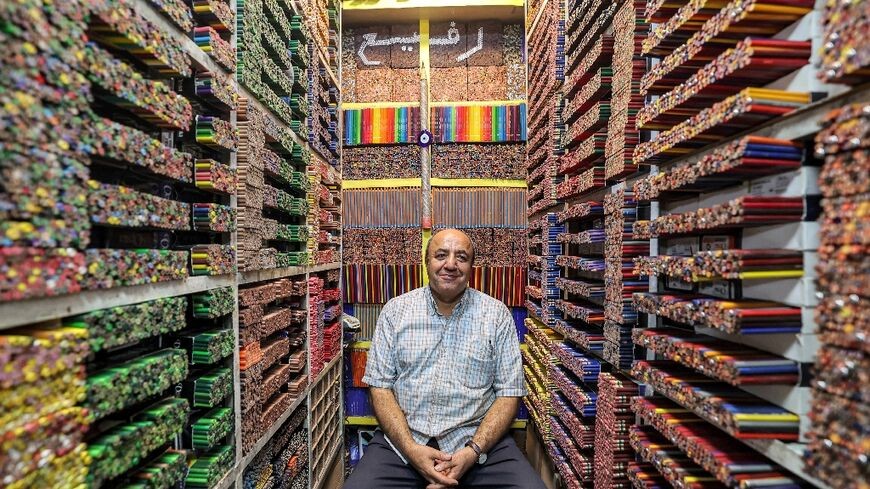 Love this. Tucked away in a corner of Tehran's Grand Bazaar ~ Mohammad Rafi, surrounded by all the colours of the rainbow in his tiny shop that sells nothing but coloured pencils
al-monitor.com/originals/2023…