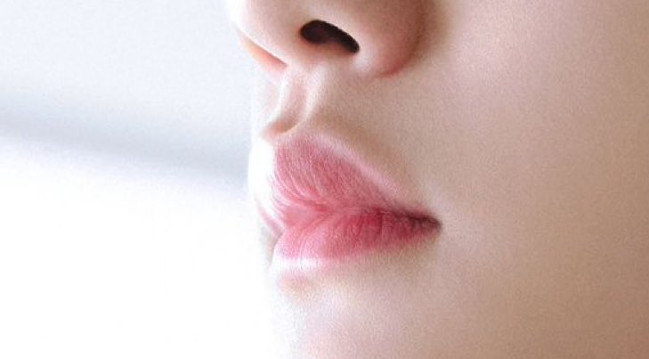 저는 인중라인 처돌이.. 인중이랑 입술 산 너무 예쁘쟈나