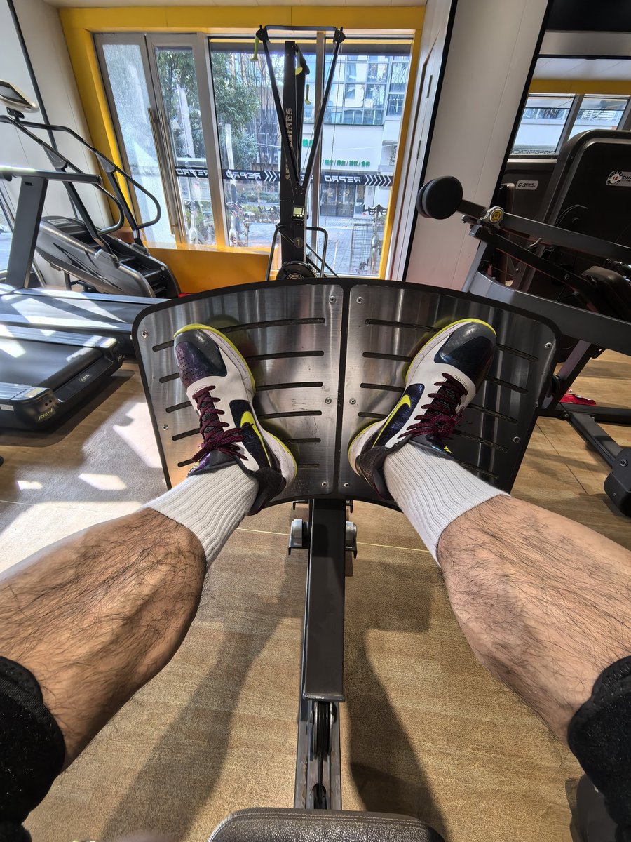 10Horen's tweet photo. 183cm，主攻   #体育生 https://t.co/gPBnRwevzT