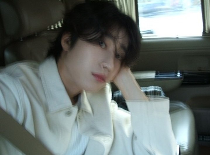 ShineforE's tweet photo. ถ้าตัดผมทรงนี้แล้วน่ารักเหมือนน้องย่านึป่าวนะ ฮือออน่ารักโฮรกก https://t.co/eNMJmnRvoe