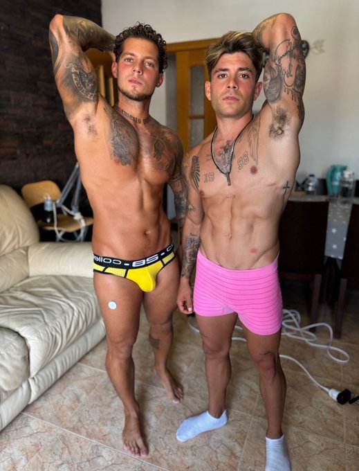 1 pic. 𝗜𝗡𝗦𝗧𝗔𝗚𝗥𝗔𝗠 𝘃𝘀 𝗢𝗡𝗟𝗬𝗙𝗔𝗡𝗦 🔥🔥 . Rt If Wanna Be My 𝗡𝗘𝗫𝗧 𝗕𝗢𝗧𝗧𝗢𝗠🔄 Full Video 👉🏻 https://t.co/hLLbOgGlCt