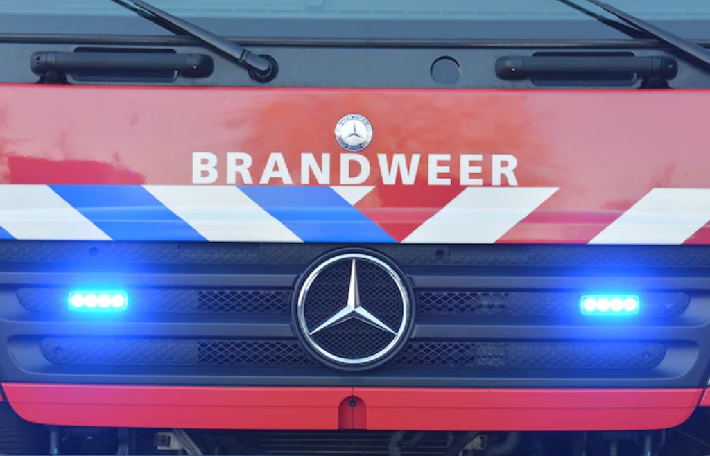 Brandweer bevrijdt baby uit auto in Mariekerke