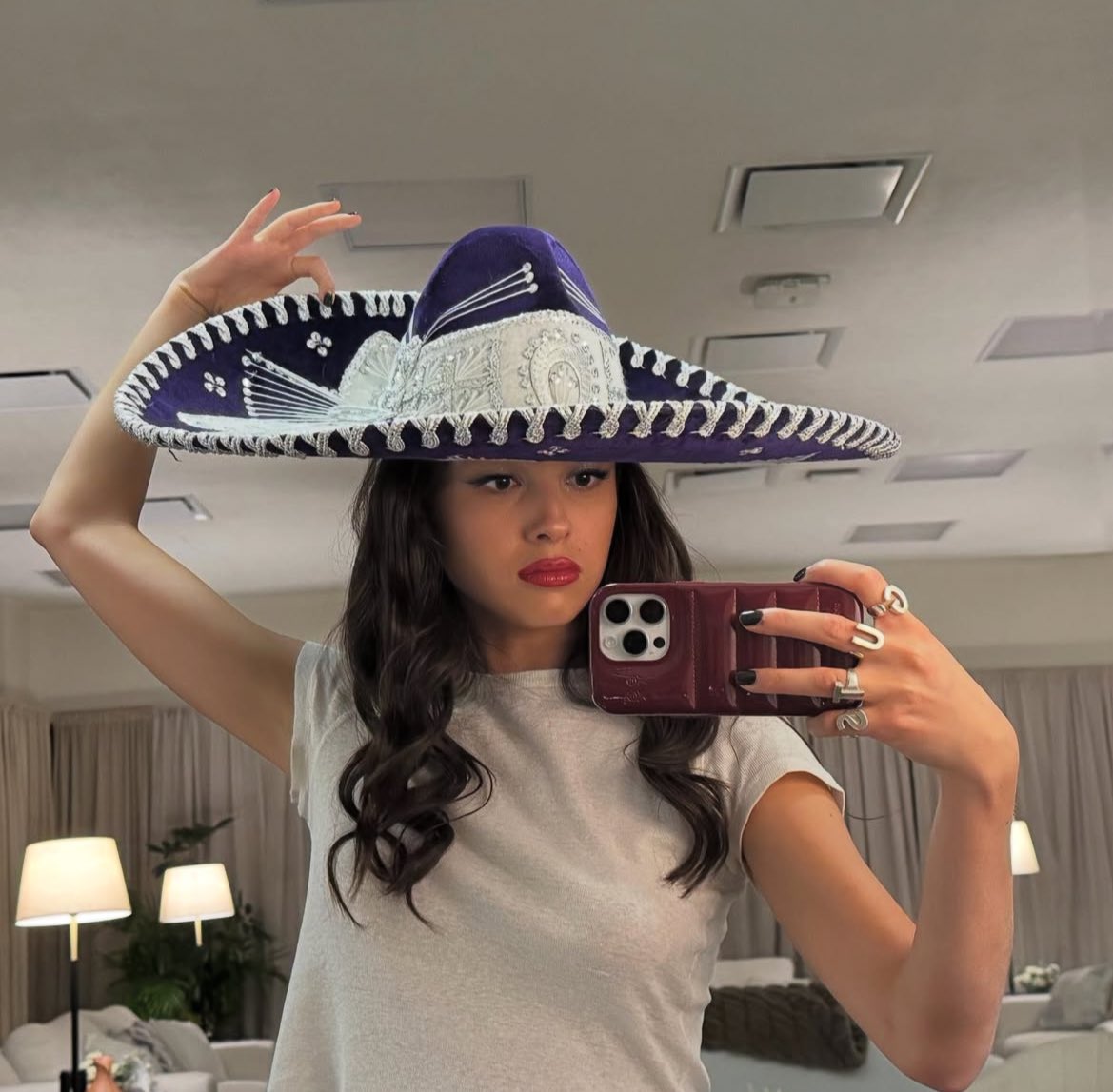 OliviaRodrigoHQ's tweet photo. Olivia Rodrigo shares photos from her time off after 2 recent shows. 💜 https://t.co/M2pWaSA4lM