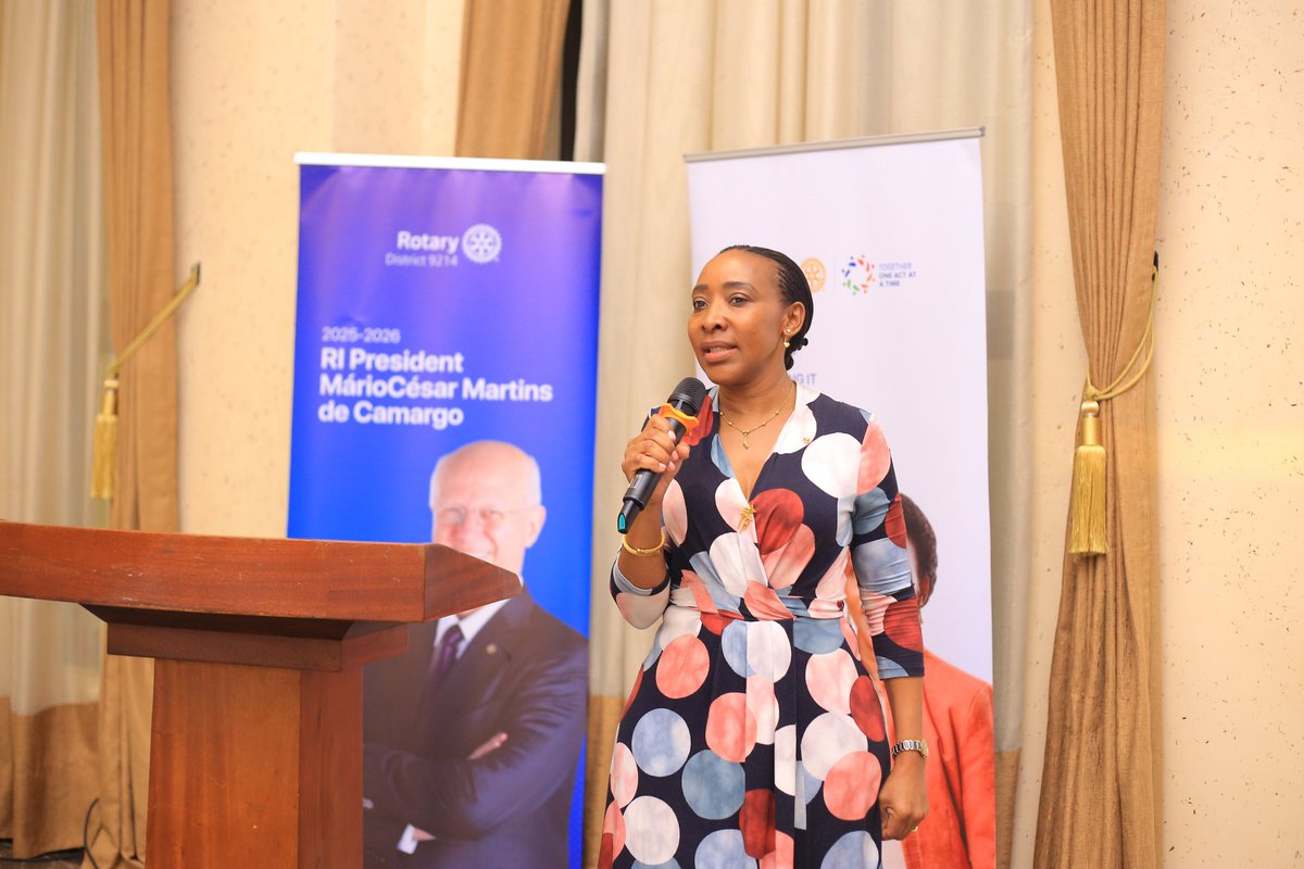 Agnes_Batengas's tweet photo. Thank you @KyeyuneKawooya for organising such a fruitful training for the incoming club leaders of @rotaryd9214. https://t.co/ZceMFjNDbl