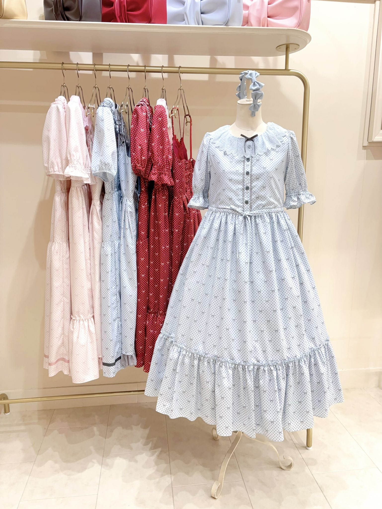 美品 MelodyBasket 青木美沙子 リボンいっぱいワンピース 【公式通販】 美品 MelodyBasket 青木美沙子 リボンいっぱいワンピース 【公式通販】