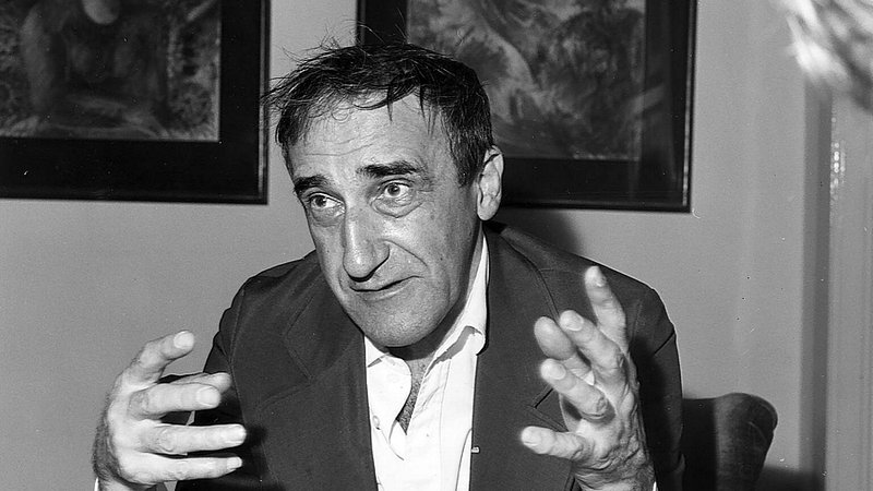 mariobianchi18's tweet image. Il #6aprile 1915 nasceva #TadeuszKantor, uno dei più grandi drammaturghi del &apos;900. Fu attratto dal razionalismo dei costruttivisti, dal surrealismo, poi dal fantastico dell&apos;800 (in particolare Hoffman), da Maeterlinck e Kafka. E&apos; stato anche cultore anche di pittura metaforica.