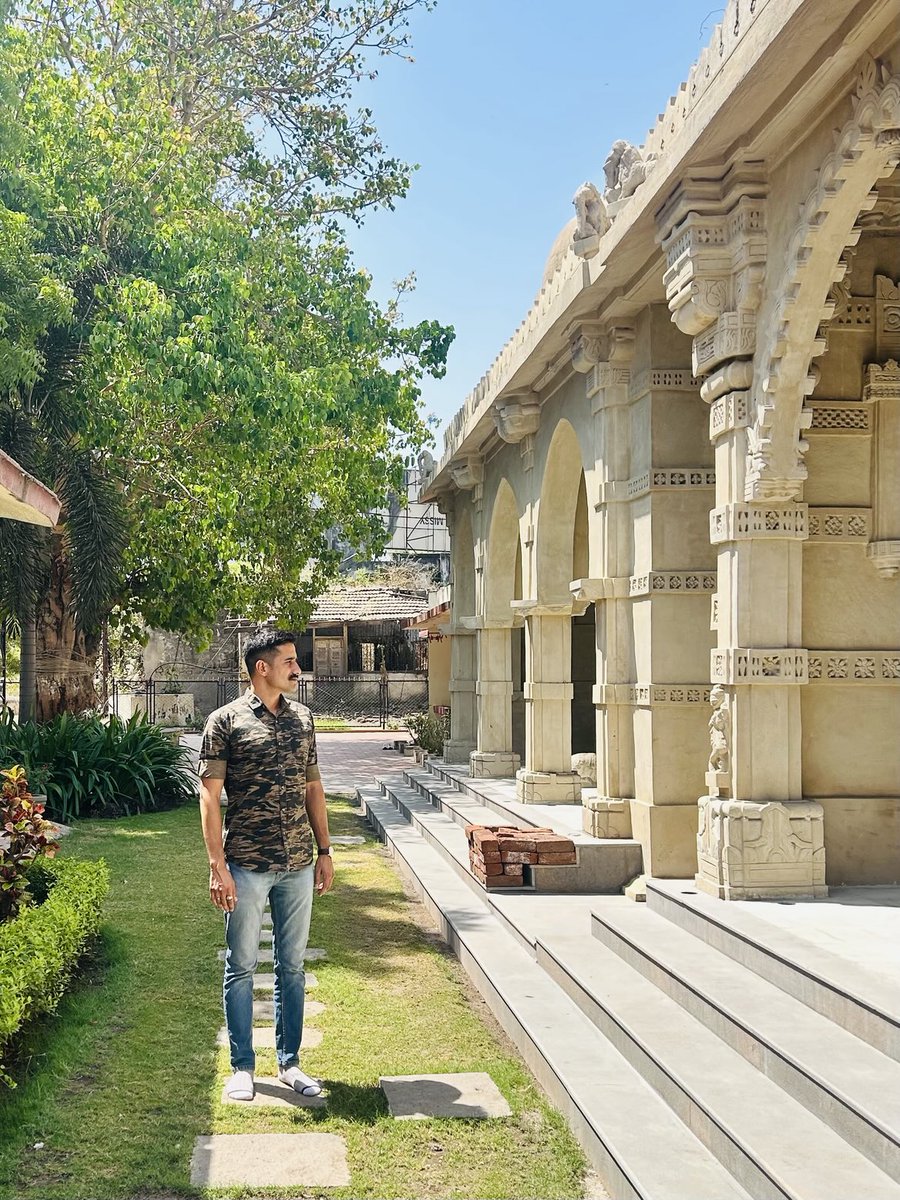 Visited ‘Vainkuthvasini Deario Darbari Kothar - Bhavnagar’ 

“મારી પ્રજાનું કલ્યાણ થજો” - નામદાર મહારાજા સર શ્રી કૃષ્ણકુમારસિંહજી ગોહિલ ભાવનગર